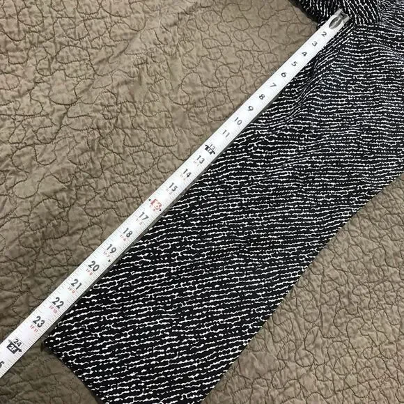 7th Avenue New York and Company size 0.      A224 - Picture 4 of 6